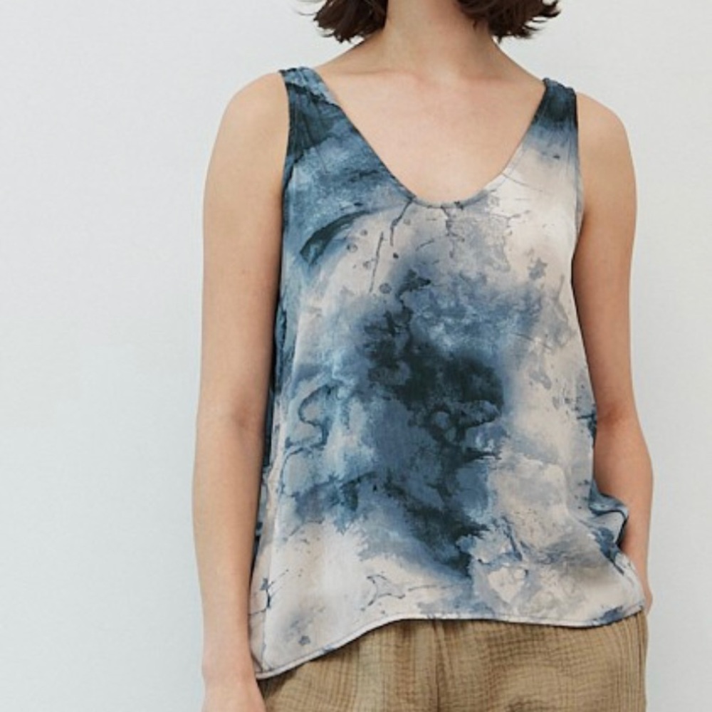 Deep lake tie dye top